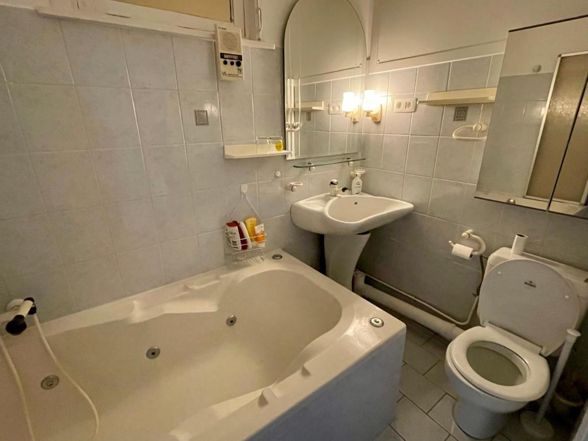 Superbe Appartement Duplex Avec Jacuzzi Brussels Exterior photo